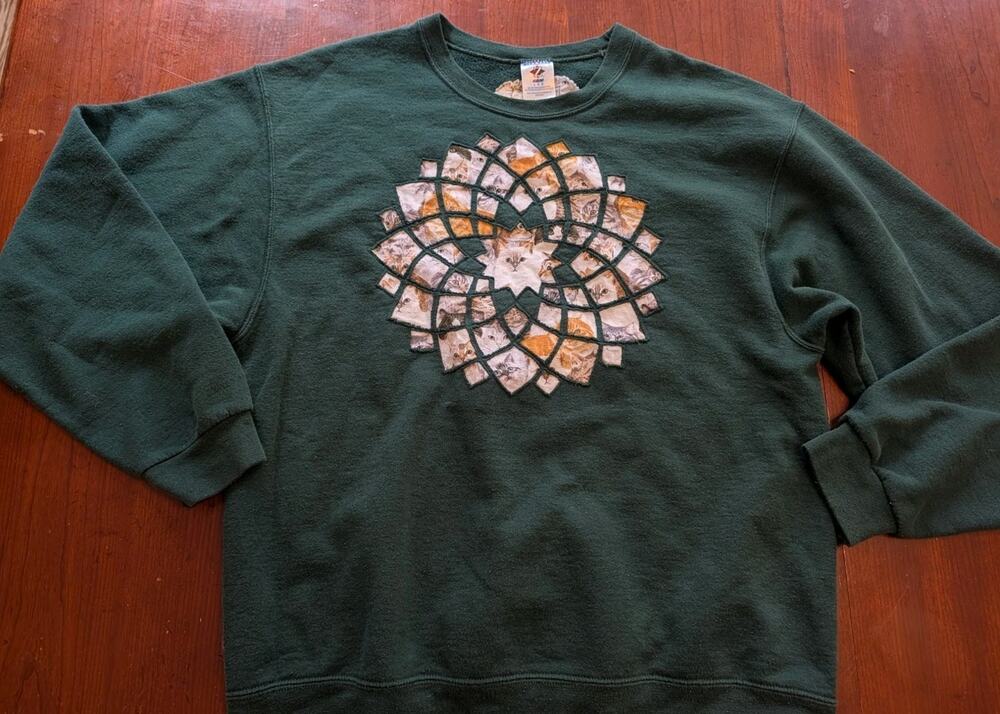 VTG Jerzees dark green crewneck L sweatshirt quilted Geometric Cat